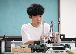 APIS STEM Scholar - Robotics and Computer Science